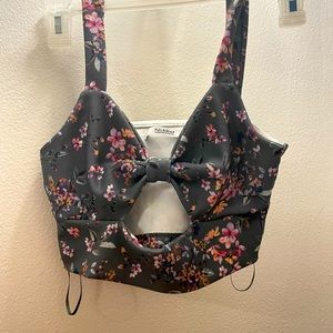 PULL&BEAR Green floral crop-top. Size small